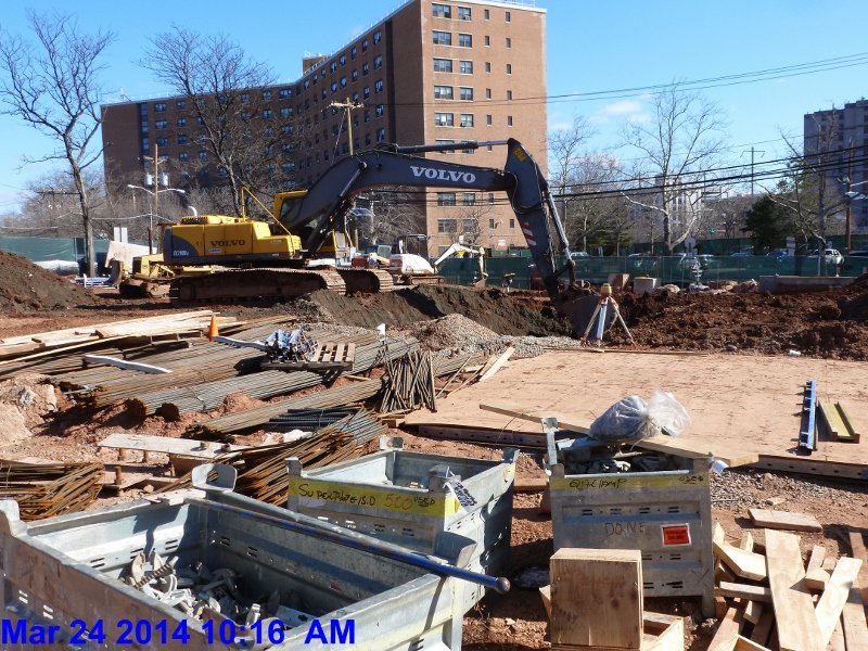 Excavating at ...... Footing Facing North-East (800x600)